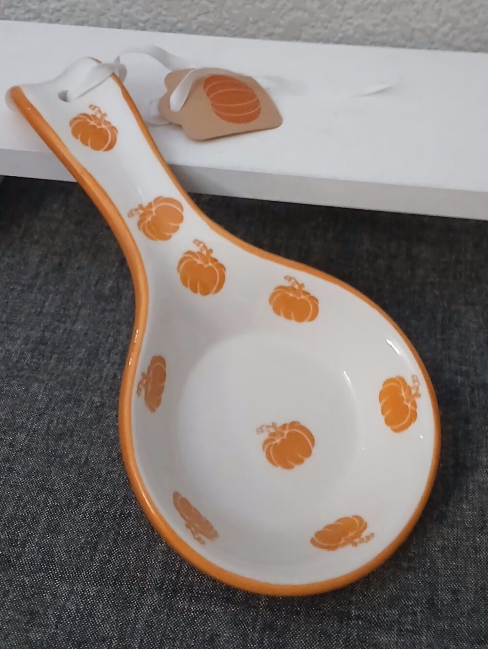 Terramoto  Ceramic Pumpkin Spoon Rest - White and Orange